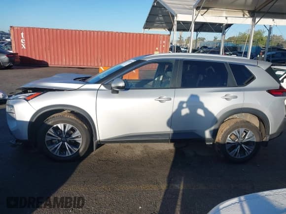 ✅ 2022 Nissan Rogue SV • VIN: JN8BT3BA1NW042712 • Lot: 43449596. Listed on IAAI with 37,024 mi. Free auction sales archive from the USA and detailed vehicle history report at DreamBid. Image 15.