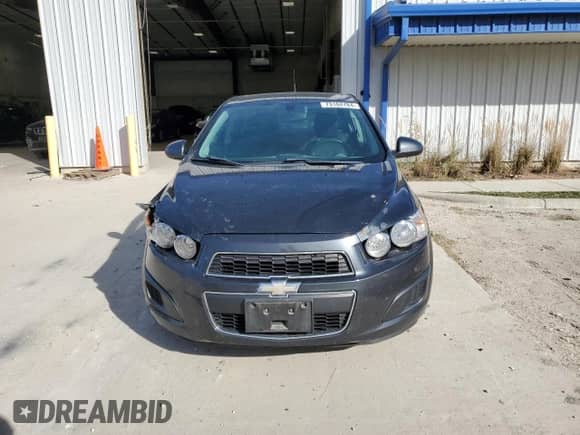 2014 Chevrolet Sonic LT z VIN 1G1JC5SH9E4165775, wystawiony jako Copart lot #73104784 z przebiegiem 109 625 mil mil oraz Czysty tytuł • Clean title. Historia ofert i sprzedaży dostępna na DreamBid. Obrazek 5.