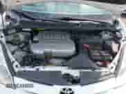 2009 Toyota Sienna CE z VIN 5TDZK23C49S252699, wystawiony jako IAAI lot #43195692 z przebiegiem 196 685 mil mil oraz . Historia ofert i sprzedaży dostępna na DreamBid. Obrazek 10.