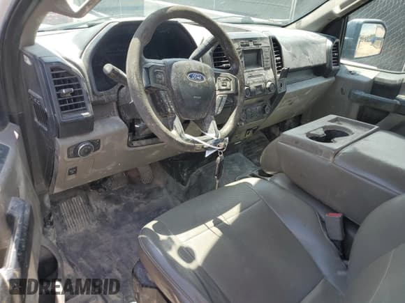 ✅ 2017 Ford F-150 XL • VIN: 1FTMF1E85HKC25809 • Лот: 58190015. Опубликован ранее на Copart с пробегом 177 245 миль. Бесплатный доступ к архиву аукционных продаж из США и подробный отчёт об истории автомобиля на DreamBid. Изображение 8.