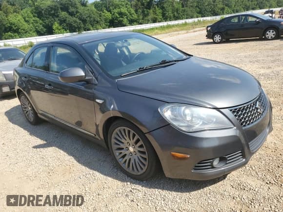 ✅ 2010 Suzuki Kizashi • VIN: JS2RF9A55A6100393 • Lot: 66856654. Wystawiony na Copart z przebiegiem 175 472 mil. Bezpłatny archiwum sprzedaży aukcyjnych z USA i szczegółowy raport historii pojazdu na DreamBid. Zdjęcie 4.