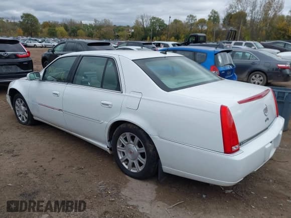✅ 2008 Cadillac DTS 1SC • VIN: 1G6KD57Y08U129546 • Лот: 43515576. Опубликован ранее на IAAI с пробегом 122 502 миль. Бесплатный доступ к архиву аукционных продаж из США и подробный отчёт об истории автомобиля на DreamBid. Изображение 3.