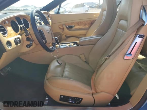 ✅ 2007 Bentley Continental GT • VIN: SCBDR33WX7C047072 • Lot: 51981485. Wystawiony na Copart z przebiegiem 44 528 mil. Bezpłatny archiwum sprzedaży aukcyjnych z USA i szczegółowy raport historii pojazdu na DreamBid. Zdjęcie 7.