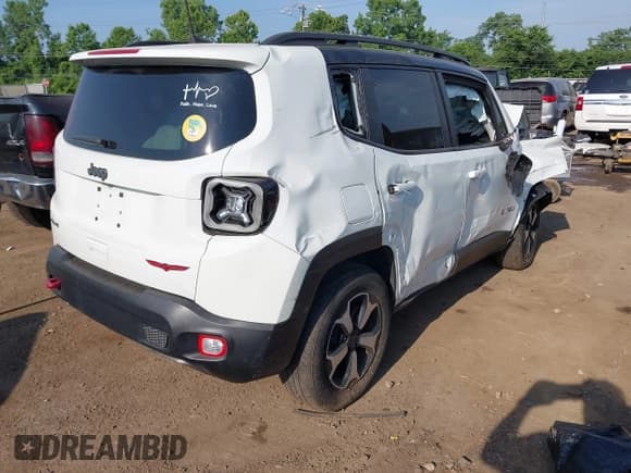 ✅ 2021 Jeep Renegade Trailhawk • VIN: ZACNJDC10MPM71187 • Lot: 42577144. Listed on IAAI with 54,556 mi. Free auction sales archive from the USA and detailed vehicle history report at DreamBid. Image 4.