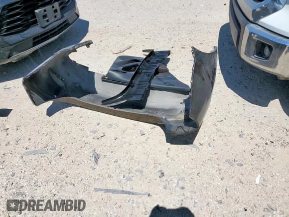 ✅ 2018 Mazda 3 Grand Touring • VIN: 3MZBN1W36JM166584 • Lot: 71683745. Wystawiony na Copart z przebiegiem 78 491 mil. Bezpłatny archiwum sprzedaży aukcyjnych z USA i szczegółowy raport historii pojazdu na DreamBid. Zdjęcie 12.