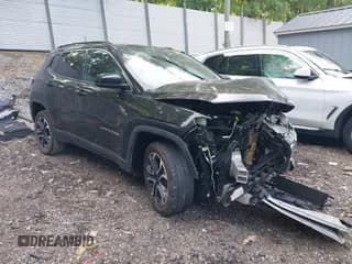 ✅ 2023 Jeep Compass (RED) Edition • VIN: 3C4NJDCN9PT563045 • Lot: 42424341. Wystawiony na IAAI z przebiegiem 27 169 mil. Bezpłatny archiwum sprzedaży aukcyjnych z USA i szczegółowy raport historii pojazdu na DreamBid. Zdjęcie 1.