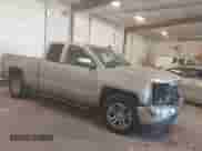 2018 Chevrolet Silverado 1500 LT z VIN 1GCVKREC6JZ298381, wystawiony jako IAAI lot #43383942 z przebiegiem 101 454 mil mil oraz . Historia ofert i sprzedaży dostępna na DreamBid. Obrazek 1.