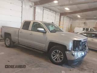 2018 Chevrolet Silverado 1500 LT z VIN 1GCVKREC6JZ298381, wystawiony jako IAAI lot #43383942 z przebiegiem 101 454 mil mil oraz . Historia ofert i sprzedaży dostępna na DreamBid. Obrazek 1.