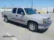 ✅ 2005 Chevrolet Silverado 1500 LS • VIN: 1GCEC19Z55Z339828 • Lot: 42303915. Wystawiony na IAAI z przebiegiem 90 509 mil mil. Skorzystaj z bezpłatnego archiwum sprzedaży aukcyjnych z USA i zobacz szczegółowy raport historii pojazdu na DreamBid. Zdjęcie 1.