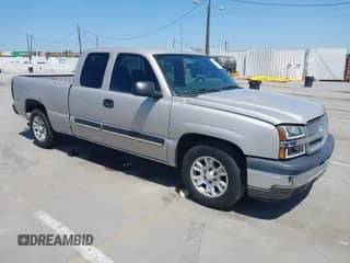 2005 Chevrolet Silverado 1500 LS z VIN 1GCEC19Z55Z339828, wystawiony jako IAAI lot #42303915 z przebiegiem 90 509 mil mil oraz . Historia ofert i sprzedaży dostępna na DreamBid. Obrazek 1.