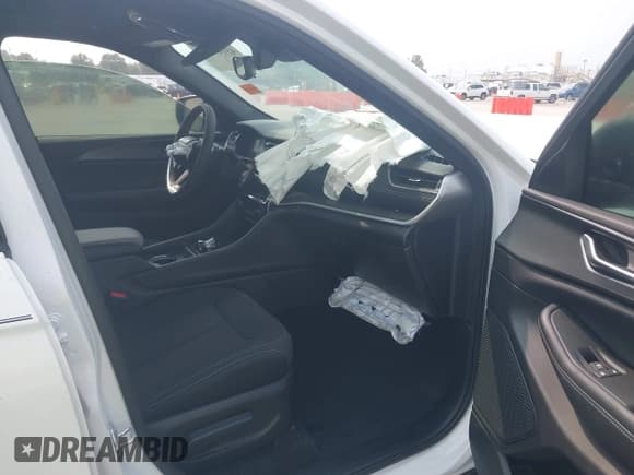 ✅ 2024 Jeep Grand Cherokee Altitude • VIN: 1C4RJHAG6RC247310 • Лот: 43149726. Опубликован ранее на IAAI с пробегом 6 220 миль. Бесплатный доступ к архиву аукционных продаж из США и подробный отчёт об истории автомобиля на DreamBid. Изображение 5.