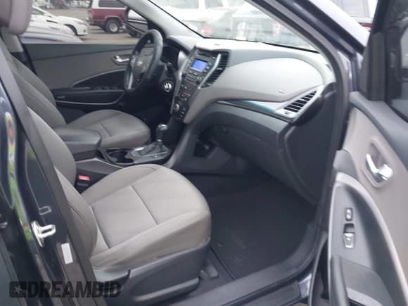 ✅ 2013 Hyundai Santa Fe Sport • VIN: 5XYZU3LB8DG087690 • Лот: 43492682. Опубликован ранее на IAAI с пробегом 124 249 миль. Бесплатный доступ к архиву аукционных продаж из США и подробный отчёт об истории автомобиля на DreamBid. Изображение 5.