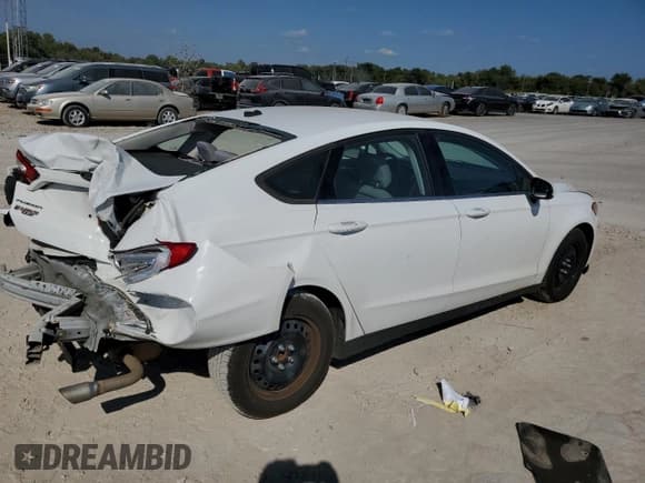 ✅ 2013 Ford Fusion S • VIN: 3FA6P0G77DR328634 • Лот: 84070155. Опубликован ранее на Copart с пробегом 121 826 миль. Бесплатный доступ к архиву аукционных продаж из США и подробный отчёт об истории автомобиля на DreamBid. Изображение 3.