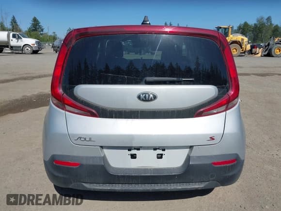 ✅ 2020 Kia Soul S • VIN: KNDJ23AU2L7101070 • Lot: 42444177. Listed on IAAI with 102,740 mi. Free auction sales archive from the USA and detailed vehicle history report at DreamBid. Image 16.