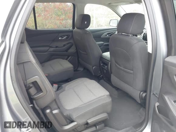 ✅ 2019 Chevrolet Traverse LT Cloth • VIN: 1GNEVGKW1KJ102929 • Lot: 43403444. Wystawiony na IAAI z przebiegiem 54 973 mil. Bezpłatny archiwum sprzedaży aukcyjnych z USA i szczegółowy raport historii pojazdu na DreamBid. Zdjęcie 8.