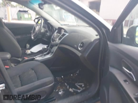 ✅ 2016 Chevrolet Cruze LT • VIN: 1G1PE5SB1G7147210 • Lot: 42985811. Listed on IAAI with 107,935 mi. Free auction sales archive from the USA and detailed vehicle history report at DreamBid. Image 5.