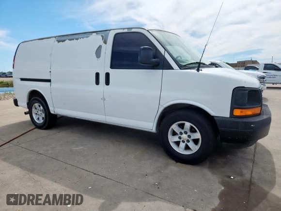 ✅ 2008 GMC Savana • VIN: 1GTFG154581133155 • Lot: 56605995. Listed on Copart with 171,954 mi. Free auction sales archive from the USA and detailed vehicle history report at DreamBid. Image 4.
