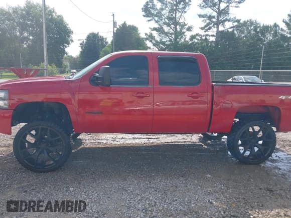 ✅ 2008 Chevrolet Silverado 1500 LTZ • VIN: 2GCEK13Y281241713 • Lot: 42490545. Listed on IAAI with 251,667 mi. Free auction sales archive from the USA and detailed vehicle history report at DreamBid. Image 14.