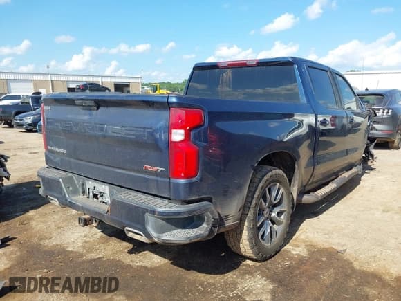 ✅ 2022 Chevrolet Silverado 1500 RST • VIN: 1GCUYEED4NZ176541 • Лот: 42686532. Опубликован ранее на IAAI с пробегом 108 821 миль. Бесплатный доступ к архиву аукционных продаж из США и подробный отчёт об истории автомобиля на DreamBid. Изображение 4.