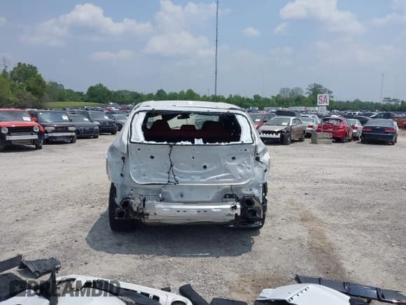 ✅ 2024 BMW XM • VIN: 5YM23CS0XR9U57042 • Lot: 42438088. Wystawiony na IAAI z przebiegiem 2 888 mil. Bezpłatny archiwum sprzedaży aukcyjnych z USA i szczegółowy raport historii pojazdu na DreamBid. Zdjęcie 6.