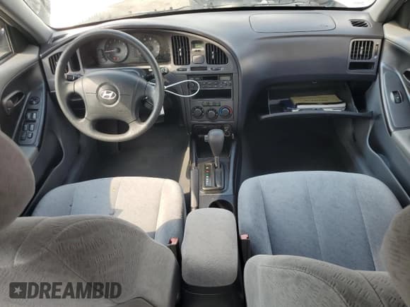 ✅ 2005 Hyundai Elantra GLS • VIN: KMHDN46D25U973249 • Lot: 81122565. Wystawiony na Copart z przebiegiem 65 510 mil. Bezpłatny archiwum sprzedaży aukcyjnych z USA i szczegółowy raport historii pojazdu na DreamBid. Zdjęcie 8.