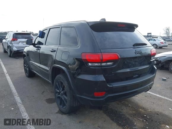 ✅ 2018 Jeep Grand Cherokee Altitude • VIN: 1C4RJFAG2JC469450 • Lot: 43899678. Wystawiony na IAAI z przebiegiem 78 954 mil. Bezpłatny archiwum sprzedaży aukcyjnych z USA i szczegółowy raport historii pojazdu na DreamBid. Zdjęcie 3.