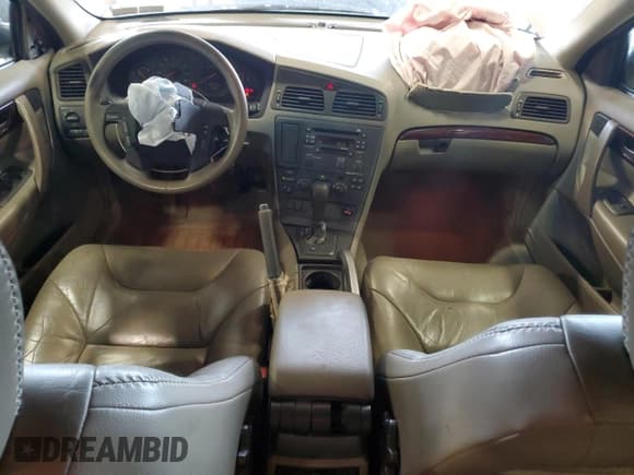 ✅ 2001 Volvo V70 • VIN: YV1SZ58D711029617 • Лот: 63986715. Опубликован ранее на Copart с пробегом 123 793 миль. Бесплатный доступ к архиву аукционных продаж из США и подробный отчёт об истории автомобиля на DreamBid. Изображение 8.