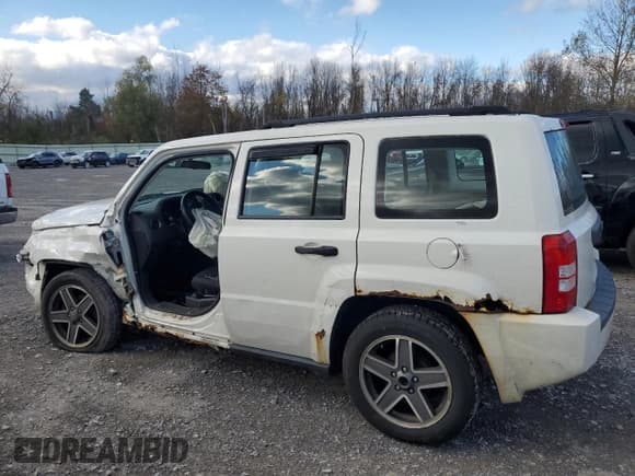 ✅ 2009 Jeep Patriot Sport • VIN: 1J4FT28B69D207723 • Лот: 87424605. Опубликован ранее на Copart с пробегом Не указан. Бесплатный доступ к архиву аукционных продаж из США и подробный отчёт об истории автомобиля на DreamBid. Изображение 2.