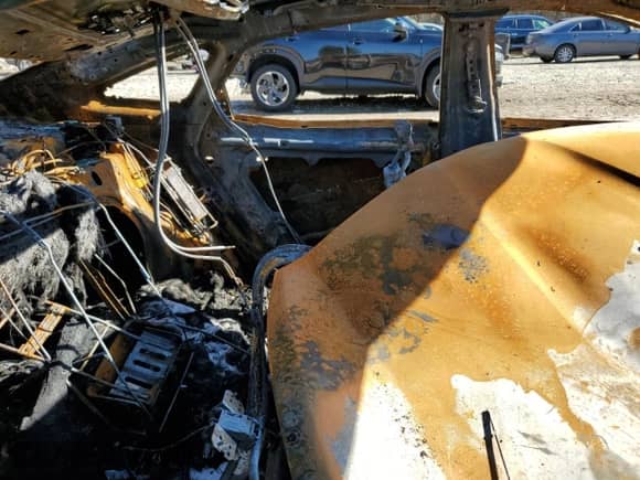 2014 Hyundai Azera Limited с VIN KMHFH4JG0EA419453, выставлен на аукционе Copart как лот 44025455 с пробегом Не указан миль и На запчасти • Non repairable. История ставок и продаж доступна на DreamBid. Изображение 12.