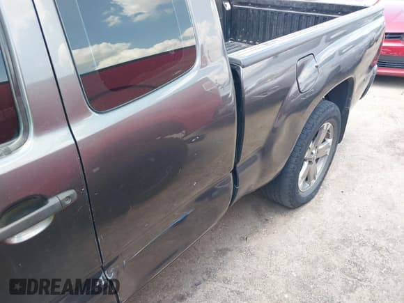 ✅ 2013 Toyota Tacoma • VIN: 5TFTX4CN2DX036132 • Lot: 42375408. Listed on IAAI with 145,161 mi. Free auction sales archive from the USA and detailed vehicle history report at DreamBid. Image 18.
