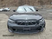 ✅ 2024 BMW 3 Series M340i xDrive • VIN: 3MW49FF05R8E49305 • Lot: 50401325. Wystawiony na Copart z przebiegiem Nie podano. Bezpłatny archiwum sprzedaży aukcyjnych z USA i szczegółowy raport historii pojazdu na DreamBid. Zdjęcie 5.