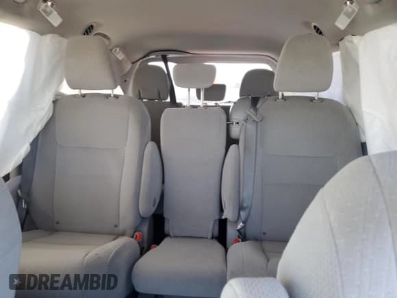 ✅ 2020 Toyota Sienna LE • VIN: 5TDKZ3DCXLS084379 • Лот: 86671845. Опубликован ранее на Copart с пробегом Не указан. Бесплатный доступ к архиву аукционных продаж из США и подробный отчёт об истории автомобиля на DreamBid. Изображение 10.