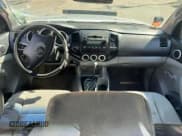 ✅ 2008 Toyota Tacoma • VIN: 5TEPX42N38Z587316 • Lot: 80750725. Wystawiony na Copart z przebiegiem 179 964 mil. Bezpłatny archiwum sprzedaży aukcyjnych z USA i szczegółowy raport historii pojazdu na DreamBid. Zdjęcie 9.