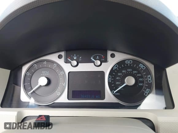 ✅ 2010 Mercury Mariner Premier • VIN: 4M2CN9HG6AKJ21345 • Lot: 41781411. Wystawiony na IAAI z przebiegiem 76 430 mil. Bezpłatny archiwum sprzedaży aukcyjnych z USA i szczegółowy raport historii pojazdu na DreamBid. Zdjęcie 7.