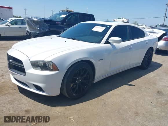 ✅ 2014 Dodge Charger RT • VIN: 2C3CDXCT1EH309189 • Lot: 42158197. Listed on IAAI with 92,074 mi. Free auction sales archive from the USA and detailed vehicle history report at DreamBid. Image 17.