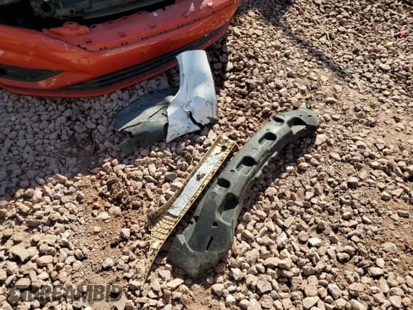 2013 Hyundai Elantra GLS z VIN 5NPDH4AE2DH451547, wystawiony jako Copart lot #84793535 z przebiegiem 165 446 mil mil oraz Szkoda całkowita • Salvage title. Historia ofert i sprzedaży dostępna na DreamBid. Obrazek 12.