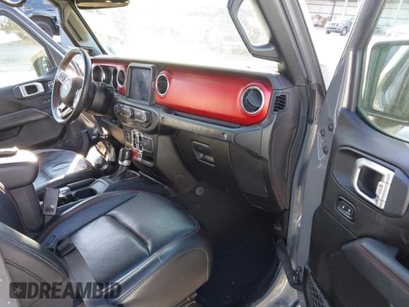 ✅ 2020 Jeep Wrangler Unlimited Rubicon • VIN: 1C4HJXFN4LW136516 • Lot: 41874403. Wystawiony na IAAI z przebiegiem 87 576 mil. Bezpłatny archiwum sprzedaży aukcyjnych z USA i szczegółowy raport historii pojazdu na DreamBid. Zdjęcie 5.