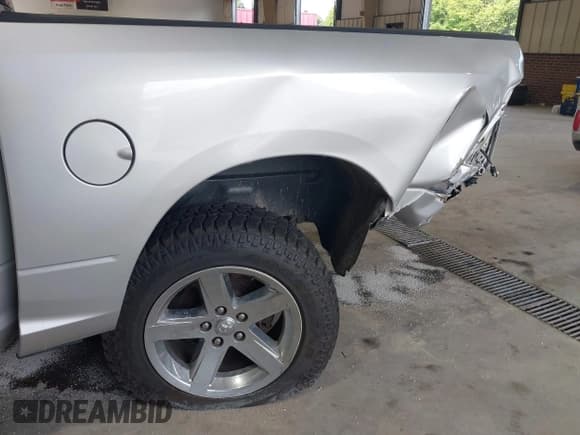 ✅ 2015 Ram 1500 Express • VIN: 1C6RR7KG0FS586039 • Lot: 42987189. Wystawiony na IAAI z przebiegiem 104 752 mil. Bezpłatny archiwum sprzedaży aukcyjnych z USA i szczegółowy raport historii pojazdu na DreamBid. Zdjęcie 6.