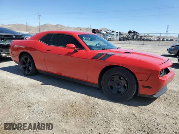 2013 Dodge Challenger SXT z VIN 2C3CDYAG4DH649382, wystawiony jako Copart lot #59992544 z przebiegiem 152 167 mil mil oraz Szkoda całkowita • Salvage title. Historia ofert i sprzedaży dostępna na DreamBid. Obrazek 4.