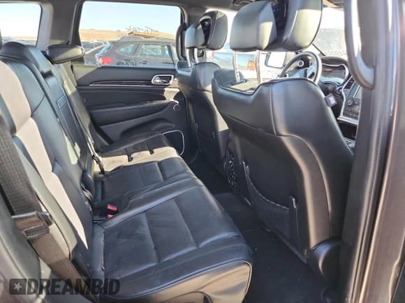 ✅ 2016 Jeep Grand Cherokee Overland • VIN: 1C4RJFCM1GC377936 • Лот: 81449065. Опубликован ранее на Copart с пробегом 120 309 миль. Бесплатный доступ к архиву аукционных продаж из США и подробный отчёт об истории автомобиля на DreamBid. Изображение 10.