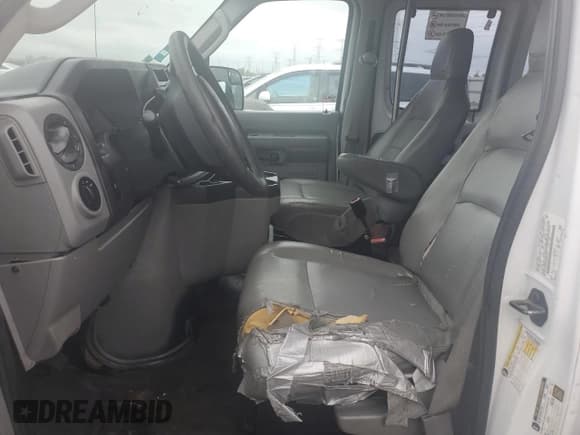 ✅ 2011 Ford Econoline Cargo Commercial • VIN: 1FTNE1EW0BDB07099 • Лот: 64481645. Опубликован ранее на Copart с пробегом Не указан. Бесплатный доступ к архиву аукционных продаж из США и подробный отчёт об истории автомобиля на DreamBid. Изображение 7.