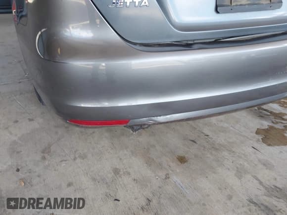 ✅ 2011 Volkswagen Jetta • VIN: 3VW2K7AJXBM041185 • Лот: 42842740. Опубликован ранее на IAAI с пробегом 192 335 миль. Бесплатный доступ к архиву аукционных продаж из США и подробный отчёт об истории автомобиля на DreamBid. Изображение 13.