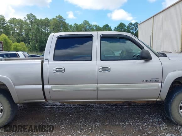 ✅ 2006 Chevrolet Silverado 2500HD LT3 • VIN: 1GCHK23D36F183312 • Лот: 42764583. Опубликован ранее на IAAI с пробегом 233 413 миль. Бесплатный доступ к архиву аукционных продаж из США и подробный отчёт об истории автомобиля на DreamBid. Изображение 14.