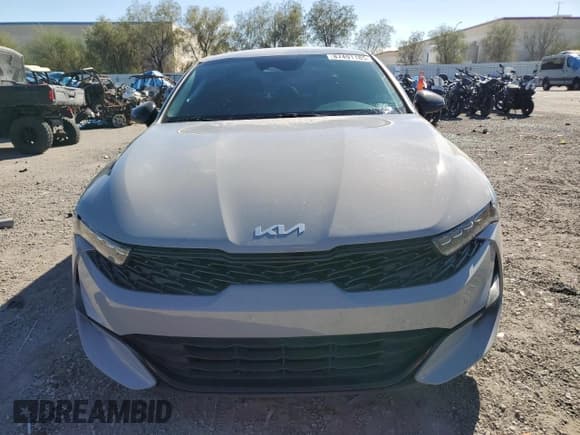 ✅ 2022 Kia K5 GT-Line • VIN: 5XXG64J24NG124881 • Lot: 87491185. Wystawiony na Copart z przebiegiem 31 207 mil. Bezpłatny archiwum sprzedaży aukcyjnych z USA i szczegółowy raport historii pojazdu na DreamBid. Zdjęcie 5.