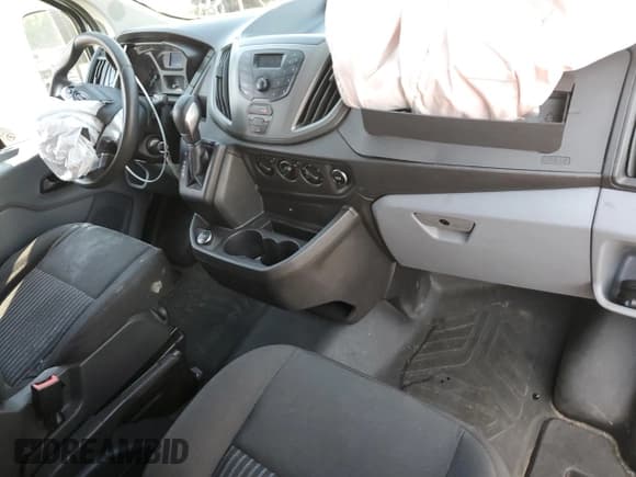 ✅ 2019 Ford Transit • VIN: 1FTYR1ZM8KKA89280 • Lot: 65832155. Wystawiony na Copart z przebiegiem 144 530 mil. Bezpłatny archiwum sprzedaży aukcyjnych z USA i szczegółowy raport historii pojazdu na DreamBid. Zdjęcie 8.