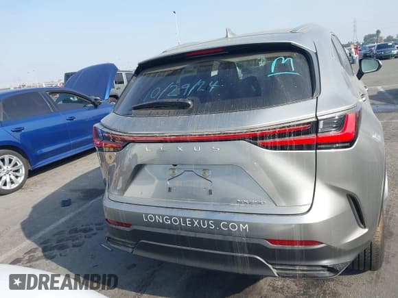 ✅ 2024 Lexus NX 250 • VIN: JTJADCAZ9R2012153 • Lot: 41223362. Wystawiony na IAAI z przebiegiem 10 031 mil. Bezpłatny archiwum sprzedaży aukcyjnych z USA i szczegółowy raport historii pojazdu na DreamBid. Zdjęcie 16.