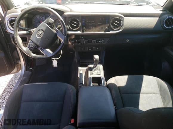 ✅ 2019 Toyota Tacoma TRD Off Road • VIN: 5TFCZ5ANXKX177823 • Lot: 68167075. Wystawiony na Copart z przebiegiem 134 818 mil. Bezpłatny archiwum sprzedaży aukcyjnych z USA i szczegółowy raport historii pojazdu na DreamBid. Zdjęcie 8.