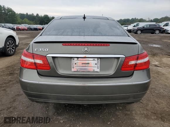 ✅ 2013 Mercedes-Benz E 350 • VIN: WDDKJ5KB1DF194077 • Lot: 83961835. Listed on Copart with 171,243 mi. Free auction sales archive from the USA and detailed vehicle history report at DreamBid. Image 6.