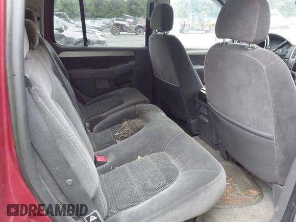 ✅ 2003 Ford Explorer XLT • VIN: 1FMZU73K23UB61671 • Лот: 43037410. Опубликован ранее на IAAI с пробегом 184 805 миль. Бесплатный доступ к архиву аукционных продаж из США и подробный отчёт об истории автомобиля на DreamBid. Изображение 8.