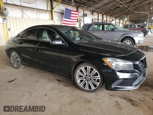 ✅ 2018 Mercedes-Benz CLA 250 • VIN: WDDSJ4EB3JN626725 • Lot: 48935525. Wystawiony na Copart z przebiegiem 70 442 mil. Bezpłatny archiwum sprzedaży aukcyjnych z USA i szczegółowy raport historii pojazdu na DreamBid. Zdjęcie 4.